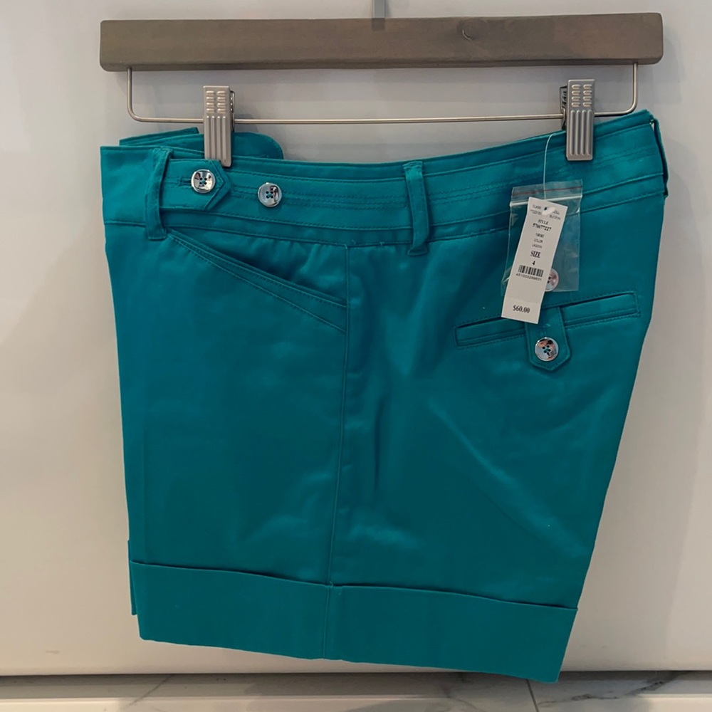NWT teal cuffed sz 4